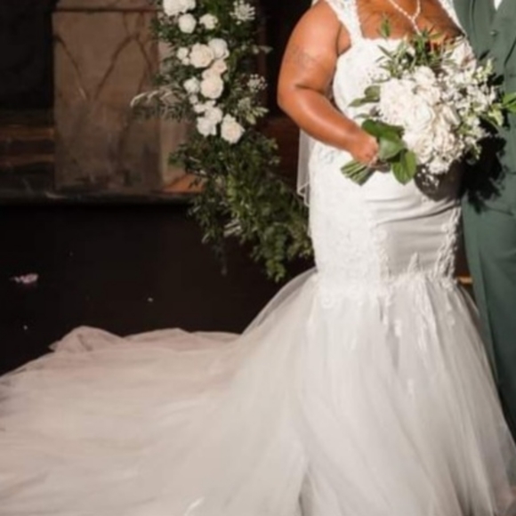 Custome wedding dress - Picture 5 of 8